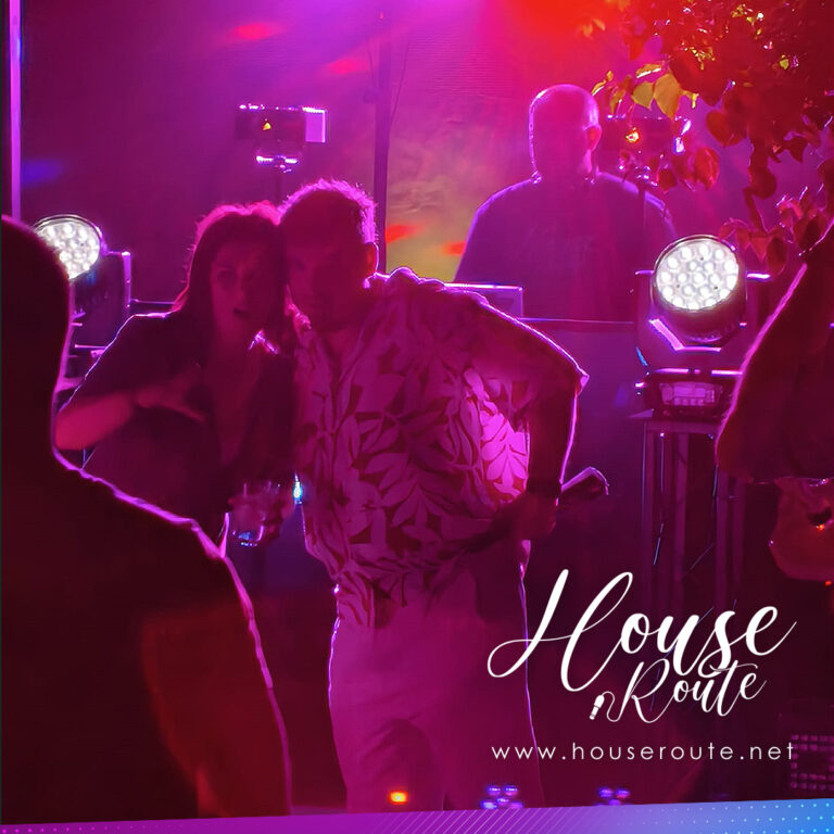 Fiesta LeoVegas con discoteca portátil DJ - House Route Music